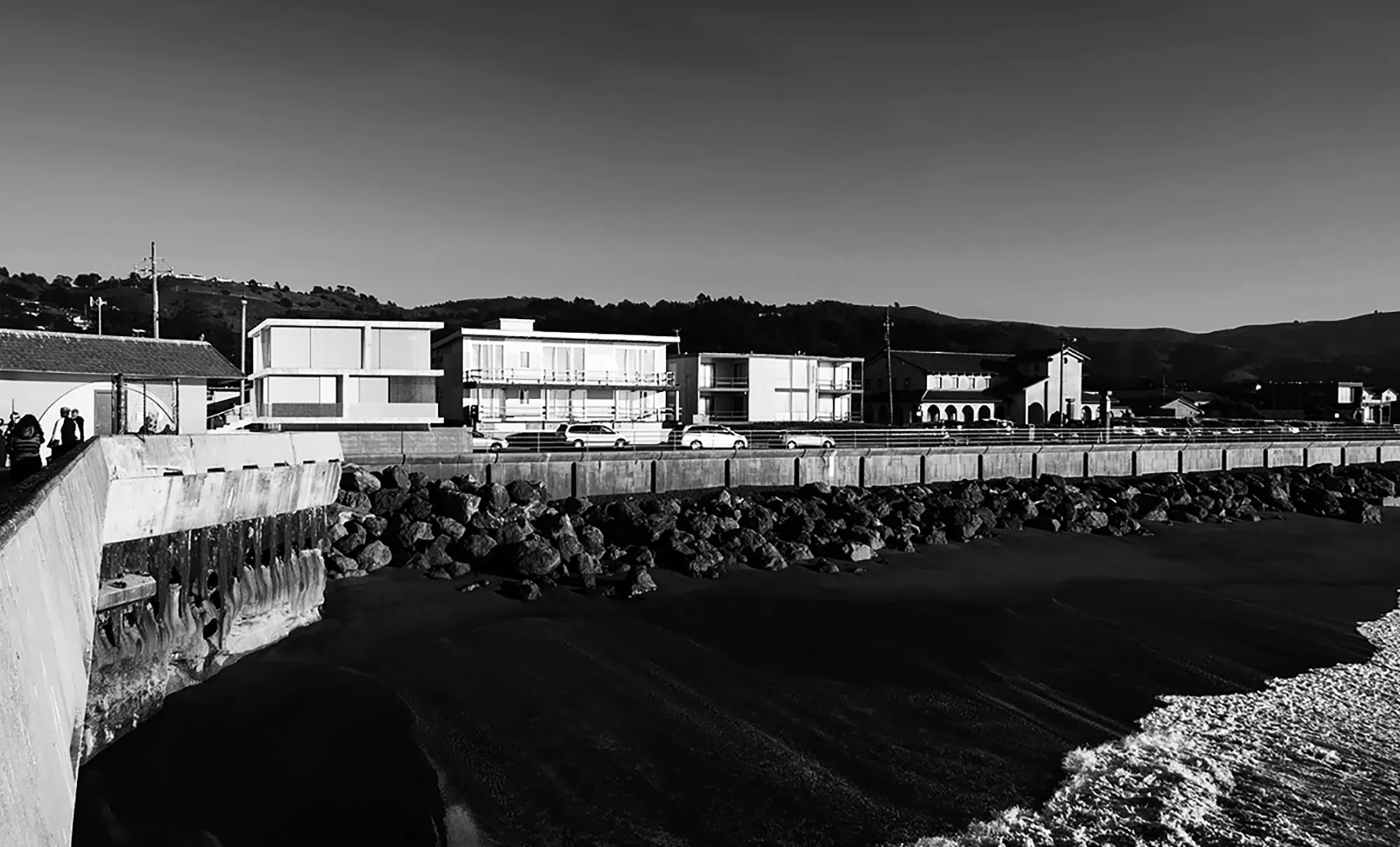 Pacifica Pier Residence — image 2