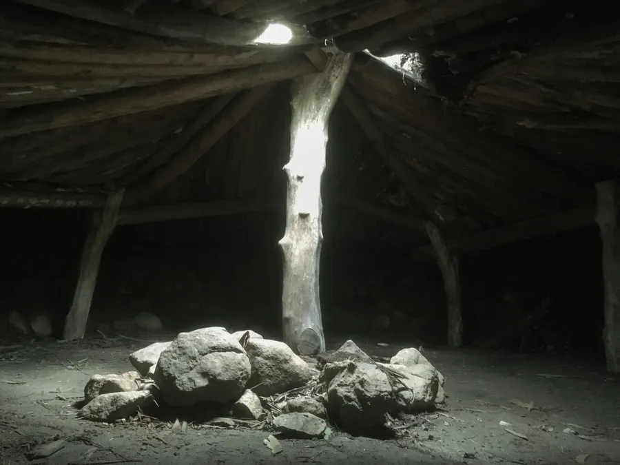 Kule Loklo hut, Point Reyes