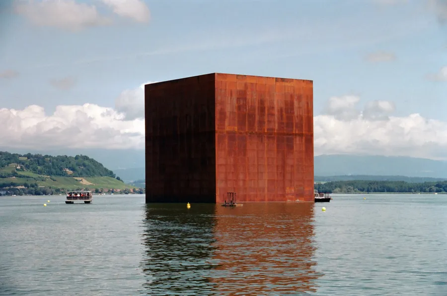 Monolith, Jean Nouvel (2002)